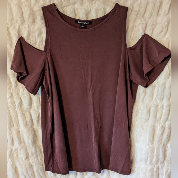 Cold-Shoulder Top - Picture 4 of 7